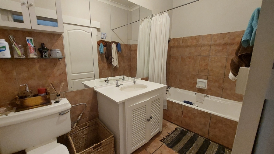 5 Bedroom Property for Sale in Protea Park North West